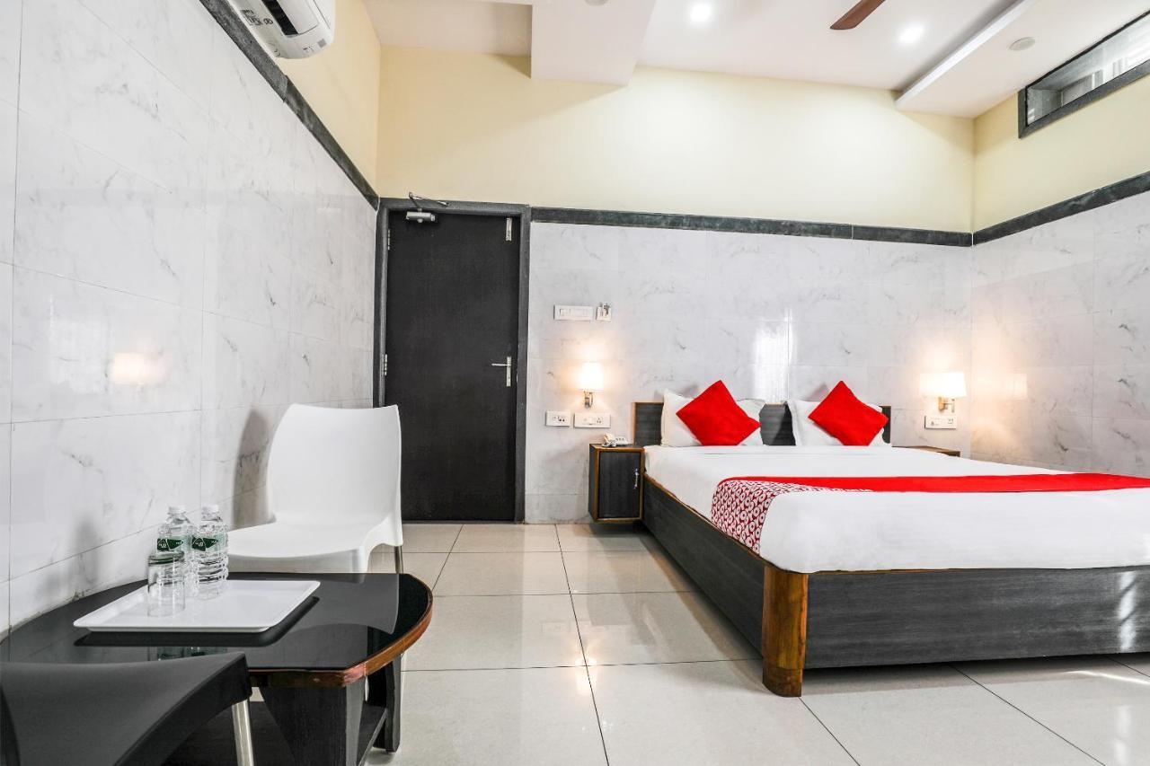 Hotel Src Grand Vijayawada Luaran gambar